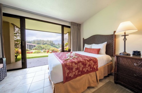 Princeville Hotel | 4 Units | Full Kitchen | Pool | Princeville Beach Access #1 Resort on Kauai!