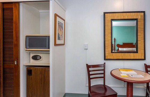 Ala Moana House | 4 x Studio Two Doubles with Kitchenette Room at Pagoda Hotel