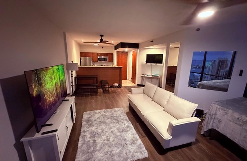 Downtown Honolulu Apartment | 40th floor Penthouse In Downtown Honolulu Chinatown with huge Private Rooftop
