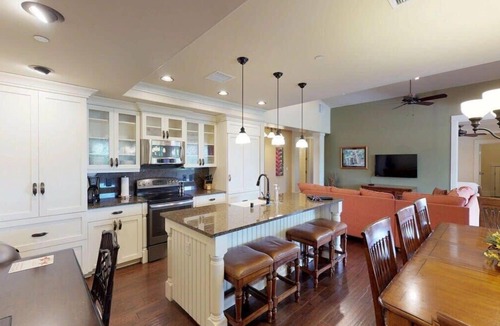 Poipu Villa | 4BR I Elegant Poolside Penthouse l Private Elevator
