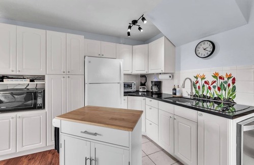 Punaluu Condo | #57 Beautifully Remodeled Studio