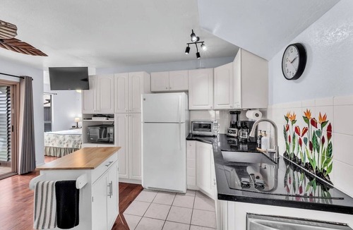 Punaluu Condo | #57 Beautifully Remodeled Studio