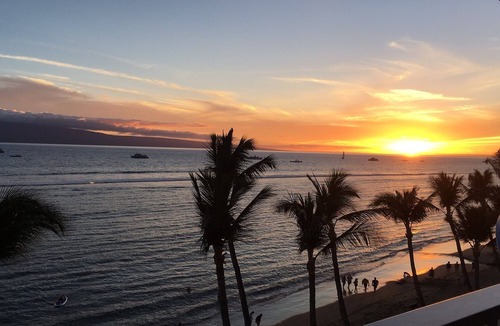 Historic Lahaina Front Street Condo | 6th Floor Ocean Front, king bed, partial kitchen Sleeps 3, newly remodeled