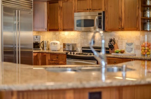 Waikiki Bed & Breakfast | 8 Person Suite- 2BR/2.5Bath-Very Spacious near Waikiki Beach