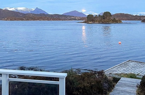 Ulstein Municipality House | 9 person holiday home in GURSKØY-By Traum