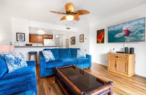Kahaluu Bay Condo | 🏖️Across from Magic Sands Beach | Kona 2BR Condo w/AC, Lanai, Pool & Sauna