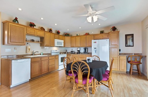 Kahaluu Bay Condo | 🏖️Across from Snorkel Beach | Ocean Views + 2 Lanais