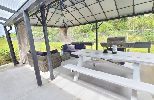 Keaau House | Air Conditioned 2 Bedrooms 1 Bath Apartment, fine decorated, Free Laundry in HPP
