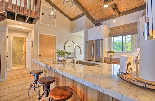 Kahaluu-Keauhou Condo | Airy Oceanfront Kailua-Kona Gem w/Community Pool