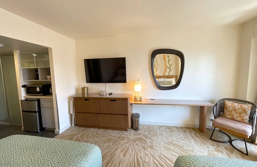 Ala Moana Hotel | Ala Moana Hotel @24FL Ocean View Recently Renovated