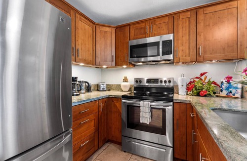 Kailua-Kona Condo | Alii Villas#127 DIRECT OCEANFRONT, GROUND FLOOR, 2 BEDROOMS, 2 BATHROOMS