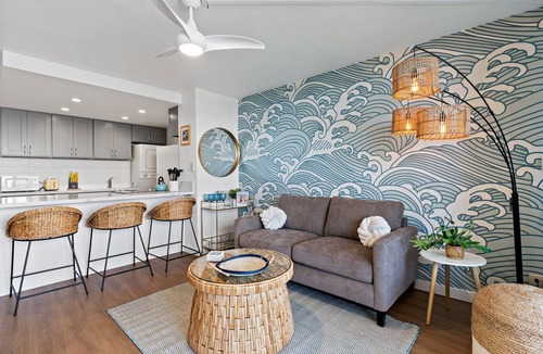 Maalaea Condo | All New! Beachy Chic Remodel, Ocean front with AC