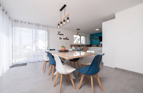 Poulgoazec House | Aloha Breizh Holiday Villa: Sea View, Walk to Beach, Hot Tub, Wi-Fi, EV Charger