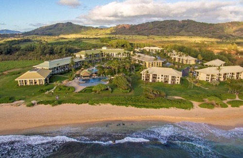 Hanamaulu House | Aloha from Waikiki! 3 Pet-friendly Units, Balconies, Onsite Pool!