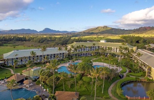 Hanamaulu House | Aloha from Waikiki! 3 Pet-friendly Units, Balconies, Onsite Pool!