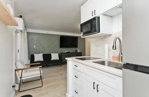 Waikiki Apartment | Aloha Suite Near the Sea IV, 3 Block Walk to Beach