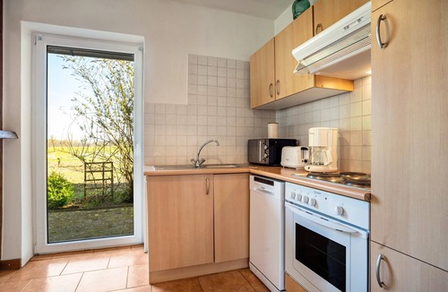 Verchen Apartment | Apartment 'Hof Verchen Nahe Kummerower See' with Private Terrace, Private Garden and Wi-Fi