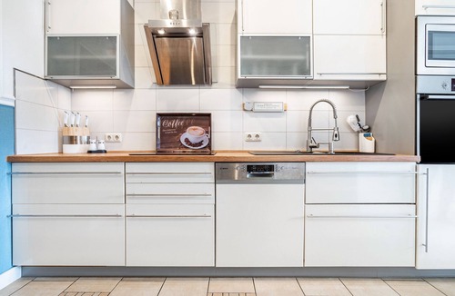 Gutzkow Apartment | Apartment 'Idyllisches Dorfhaus Vor Usedom' with Private Pool, Private Terrace and Wi-Fi