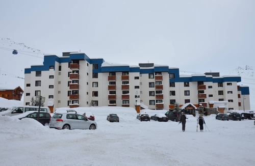 Val-Thorens Apartment | Apartment in VAL THORENS for 2 to 6 skiers.