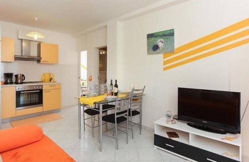 Babin Kuk Apartment | Apartments Pojko - One-Bedroom Apartment with Terrace (Yellow)