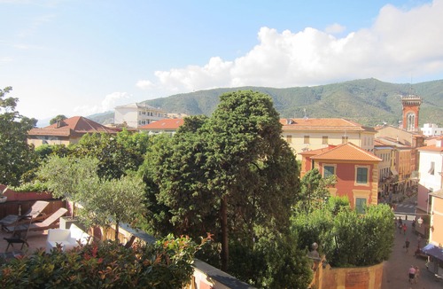 Sestri Levante Apartment | Architectural designed central apartment a few steps from the beaches. PARKING.