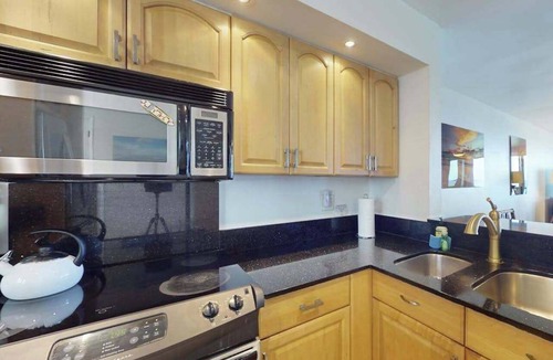 Kahaluu Bay Condo | August Special! Updated Kona Home with Pool, Deck, WiFi, Washer/Dryer & Grill