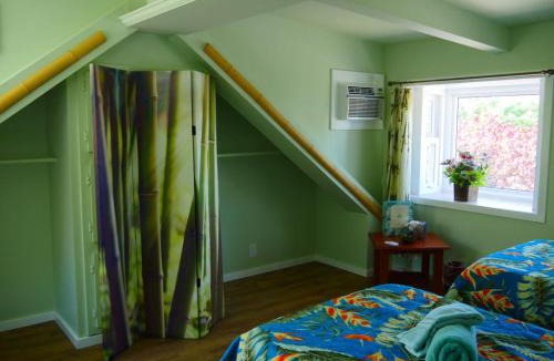 Haiku House | Bamboo Room Farm Stay in Haiku on Road to Hana