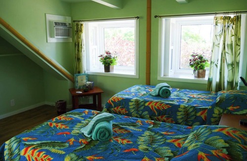 Huelo Resort | Bamboo Room Farm Stay in Haiku on Road to Hana