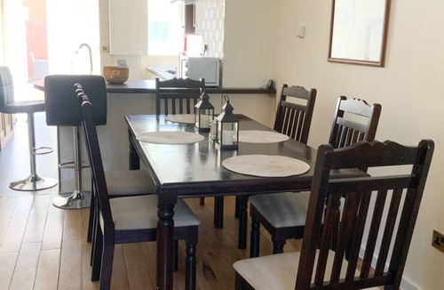 St. Mary's Park House | Battersea Wharf is a large 3 bedroom townhouse in Battersea