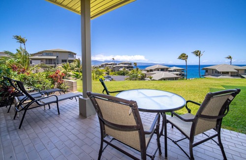 Kapalua Hotel | Bay Villas Gold Ocean View 1 Bedroom at The Kapalua Villas Maui with Living room