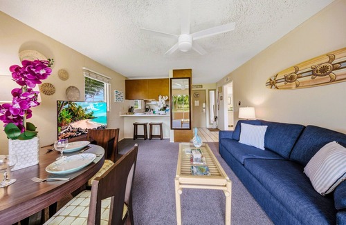 Wailua Condo | Beachfront ! 3 min Walk to Beach ! A/C ! Garden Corner Unit ! 3 Pools