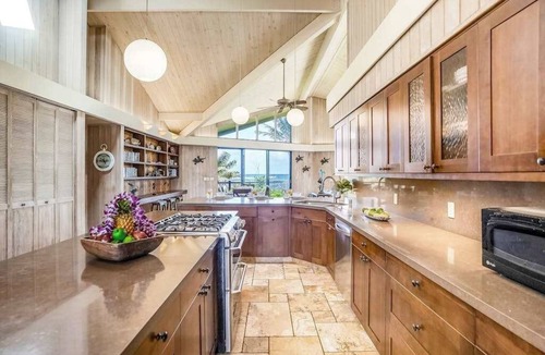 Anahola House | Beachfront Anahola Home with Ocean Views, Hot Tub & Beach Gear