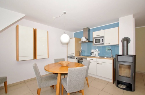Lobbe Apartment | Beachfront apartment with balcony, use of swimming pool and sauna - Rex Rugia apartment 28-6