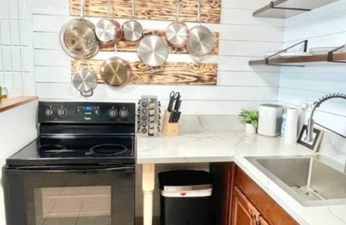 Punaluu Condo | Beachfront Condo with Stunning Ocean View