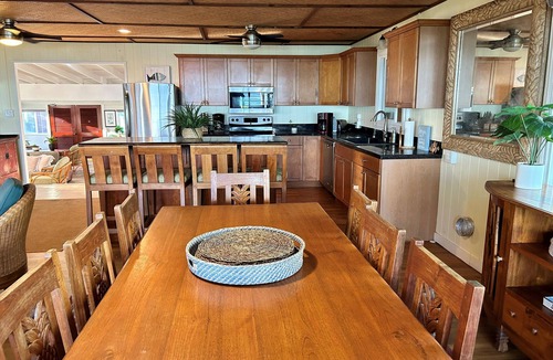 Mokuleia House | Beachfront Oasis on the North Shore of Oahu - Sleeps 6-8