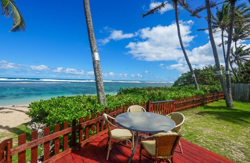 Mokuleia House | Beachfront Oasis on the North Shore of Oahu - Sleeps 6-8