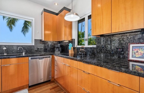 Hawaii Loa Ridge House | Beachfront & Short Drive to Waikiki