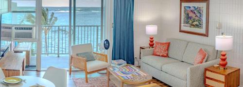 Punaluu House | Beachfront Studio w Amazing Views