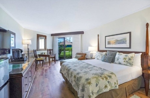 Hanamaulu Condo | Beautiful Beachfront Resort, Resort and Oceanview Unit, 4 pools, 2 Jacuzzis,
