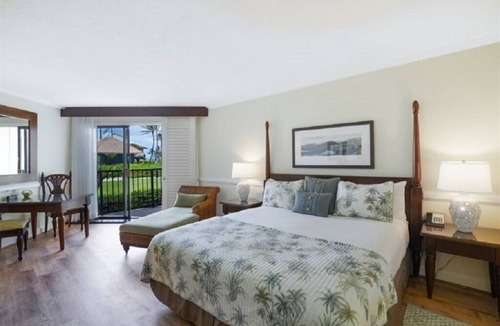 Hanamaulu Condo | Beautiful Beachfront Resort, Resort and Oceanview Unit, 4 pools, 2 Jacuzzis,