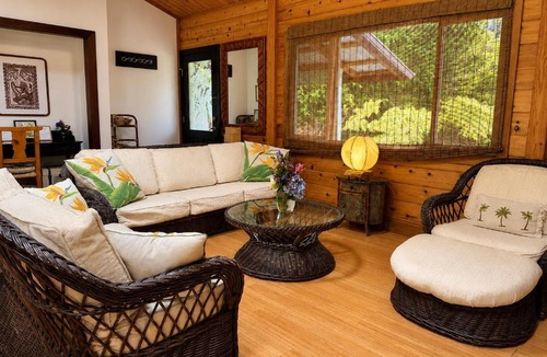 Volcano House | Beautiful Volcano Getaway With Hot Tub Near National Park