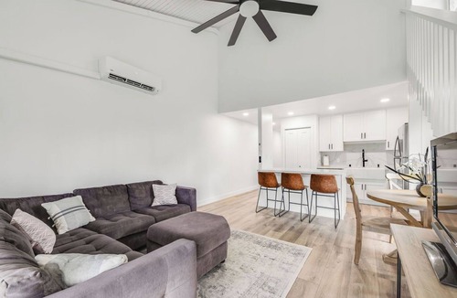 Kahuku Condo | Beautifully Renovated 2-bedroom condo with AC, sleeps 6, North Shore Oahu