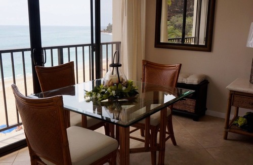 Makaha Condo | Best Kept Secret on Oahu !