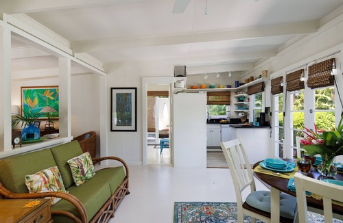 Kamuela Cottage | BI Hale Mele Mele, 3BR with AC, Summer rates! Quick walk to the ocean!