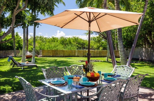 Kamuela Cottage | BI Hale Mele Mele, 3BR with AC, Summer rates! Quick walk to the ocean!