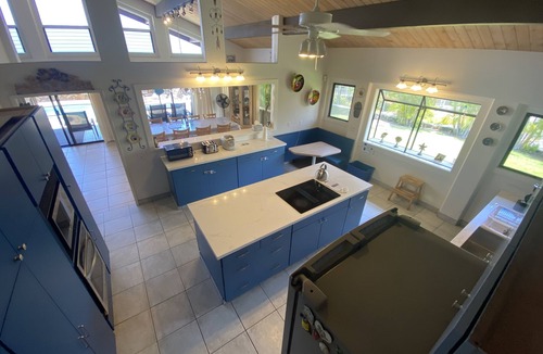 Kailua-Kona House | Big 3BR/4BA, 3056 sq ft Kona Home with Pool/Jacuzzi, Ocean View, Sleeps 16 max