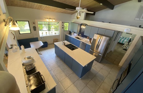 Kailua-Kona House | Big 3BR/4BA, 3056 sq ft Kona Home with Pool/Jacuzzi, Ocean View, Sleeps 16 max