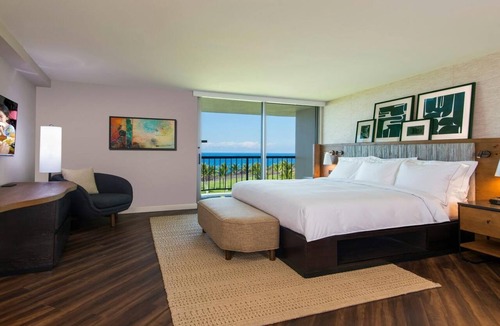 Waikoloa Resort | Big Island Ocean Tower Stay with Partial Ocean View, Pools & Waikoloa Resort Fun