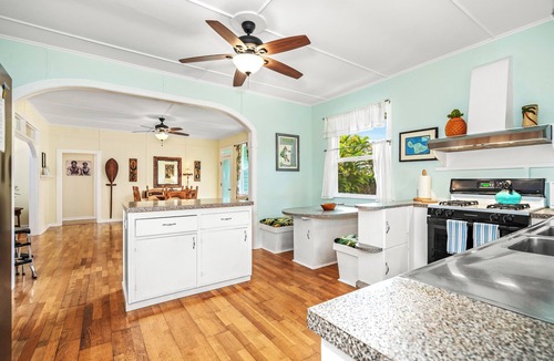 Kuau House | Boutique aloha charm plantation home on Maui's North Shore by Mama's Restaurant