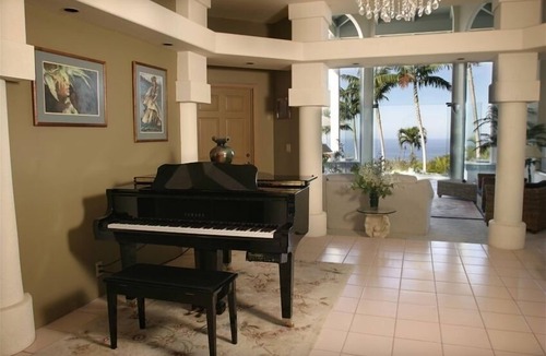 Kalaoa House | Breathtaking Estate, Panoramic Ocean Views, Waterfalls, Pool & Spa, until 8/31